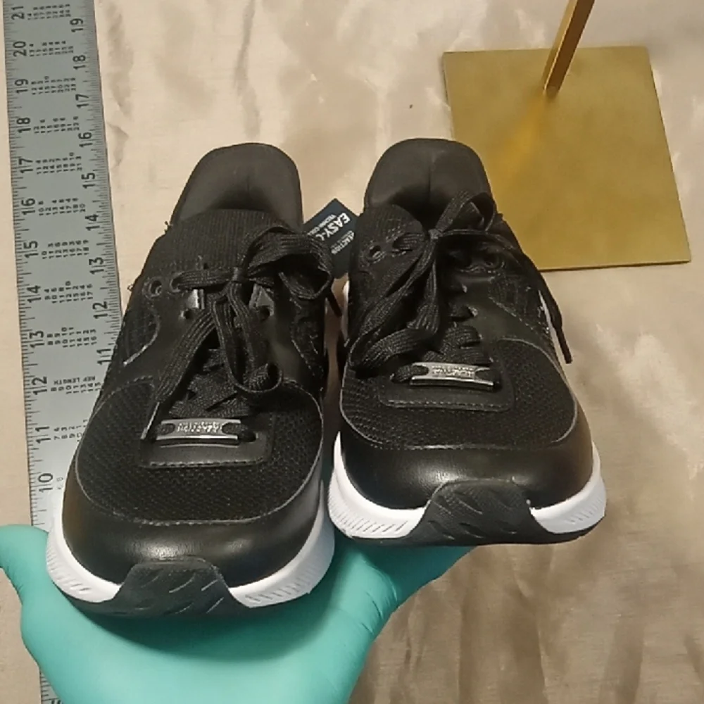 Kenneth Cole very lightly used Reaction Black Slip-On Sneakers